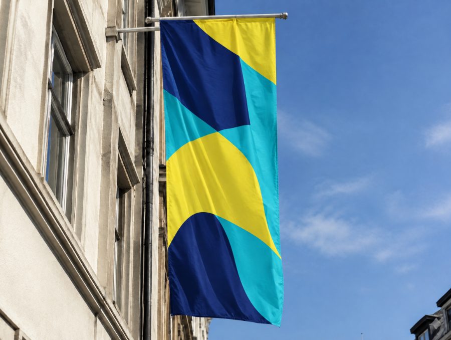 Fahnen Banner an einer Fassade