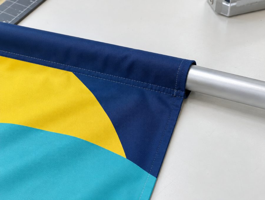 Banner mit Hohlsaum und Alustange