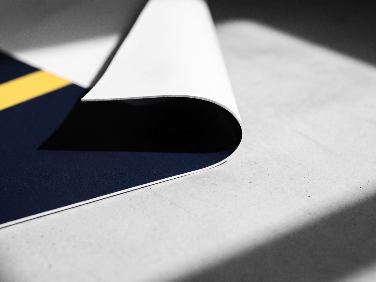 Banner auf Maß geschnitten