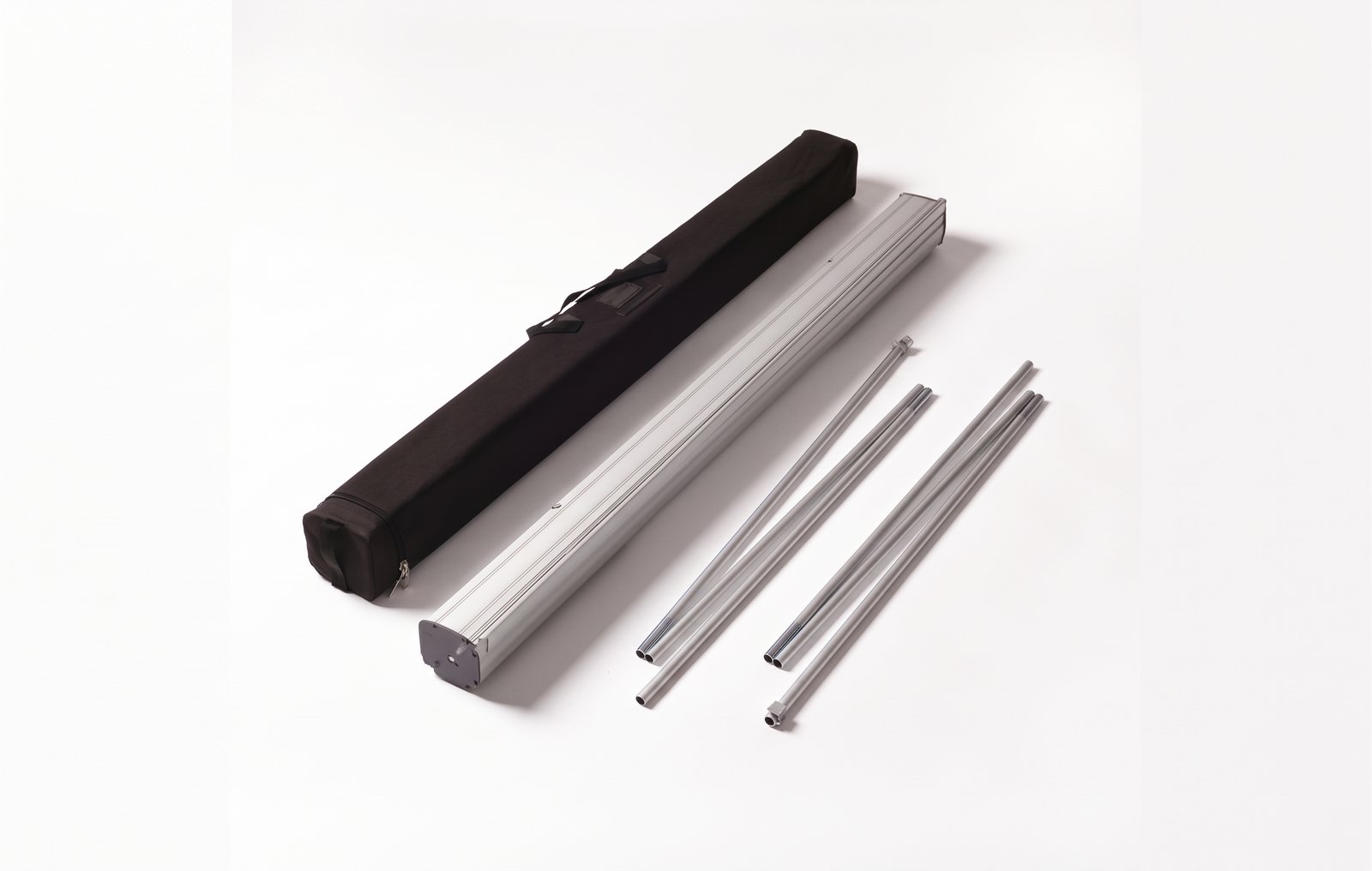 Lieferumfang Roll-Up Plus: Tasche, Kassette und Stange